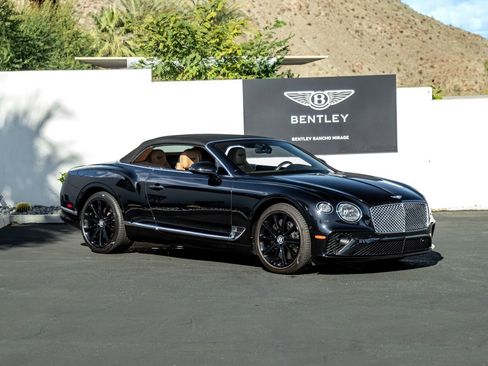 Used 2021 Bentley Continental GT image 11