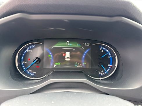Used 2025 Toyota RAV4 LE AWD/4WD image 18