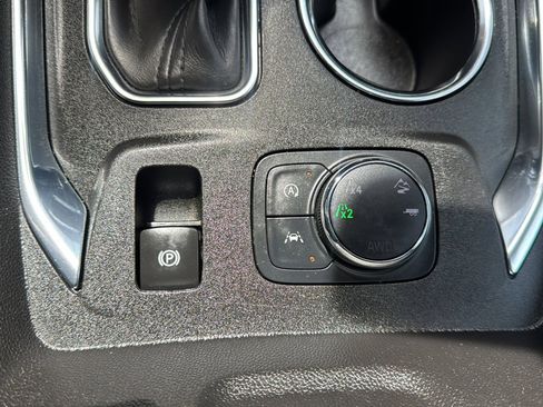 Used 2023 Chevrolet Traverse High Country image 44