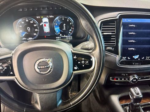 Used 2017 Volvo XC90 T6 Momentum w/ Vision Package image 8