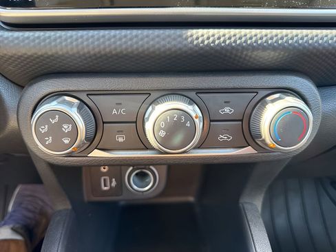 Used 2024 Nissan Kicks S image 17