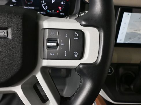 Used 2024 Land Rover Defender 110 X-Dynamic SE image 10