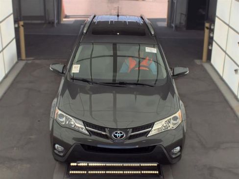 Used 2013 Toyota RAV4 XLE FWD image 2