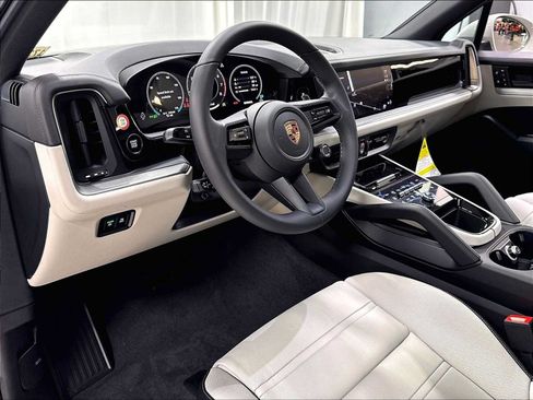 New 2026 Porsche Cayenne AWD/4WD image 4