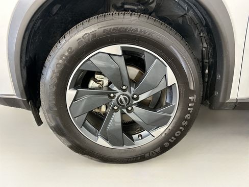 Used 2025 Nissan Rogue SV AWD/4WD image 35