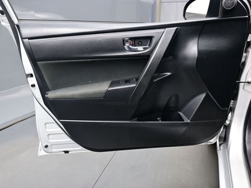 Used 2019 Toyota Corolla LE image 9