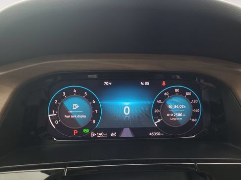 Used 2025 Volkswagen Atlas SE FWD image 18