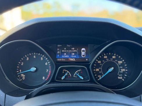 Used 2016 Ford Focus SE w/ SE Cold Weather Package image 21