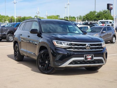 Used 2022 Volkswagen Atlas SE FWD image 2