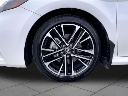 Used 2025 Toyota Camry XLE w/ Premium Package FWD image 11