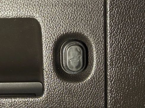 Used 2015 GMC Yukon XL Denali w/ Open Road Package RWD image 17