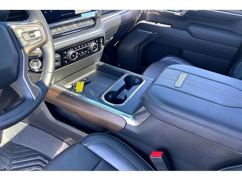 Used 2024 Chevrolet Silverado 3500 High Country w/ High Country Premium Package AWD/4WD image 19