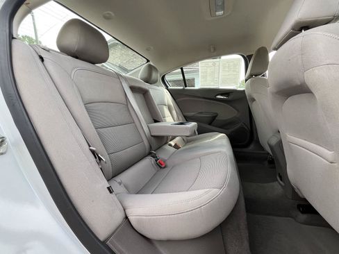 Used 2018 Chevrolet Cruze LT FWD image 15