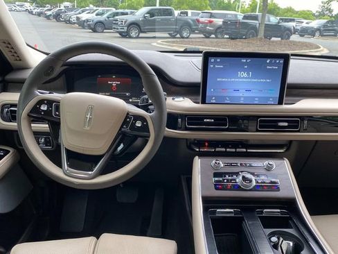 Certified 2023 Lincoln Aviator Reserve w/ Equipment Group 201A AWD/4WD image 8