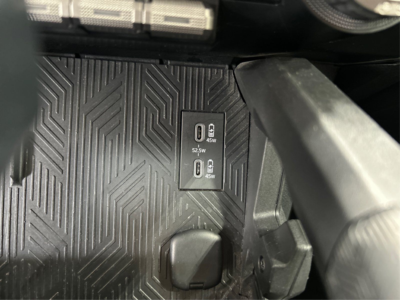 Used 2024 Toyota Tacoma SR5 AWD/4WD image 31