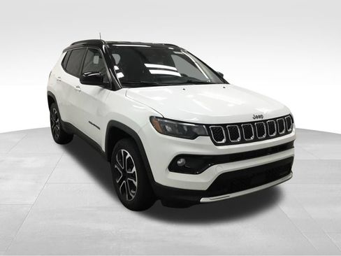 Used 2023 Jeep Compass Limited AWD/4WD image 3