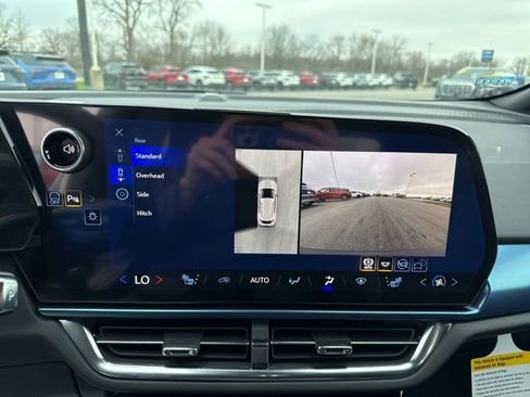 New 2026 Chevrolet Equinox EV LT FWD image 27