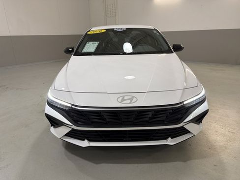 Used 2026 Hyundai Elantra Sport FWD image 2