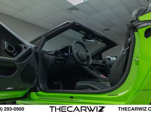 Used 2021 Lamborghini Huracan EVO RWD image 40