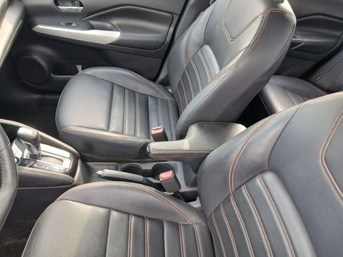 Used 2020 Nissan Kicks SR w/ SR Premium Package FWD image 8
