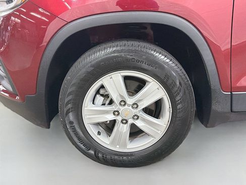 Used 2022 Chevrolet Trax LT AWD/4WD image 29