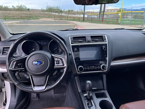 Used 2018 Subaru Outback 3.6R Touring w/ Popular Package #3 AWD/4WD image 19