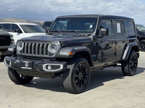 Certified 2025 Jeep Wrangler Unlimited Sahara w/ Safety Group AWD/4WD image 4
