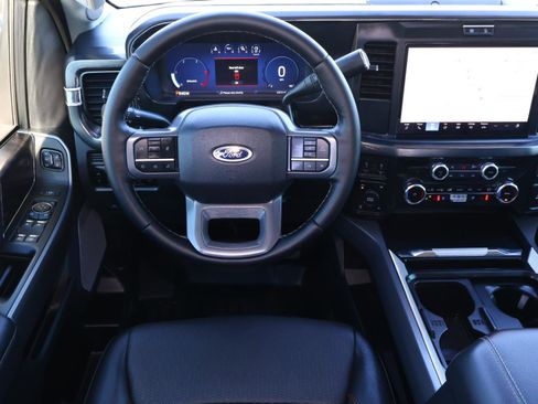 Used 2025 Ford F250 Lariat w/ Chrome Package image 11