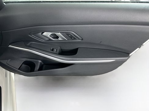 Used 2025 BMW 330i 330i w/ Convenience Package image 32