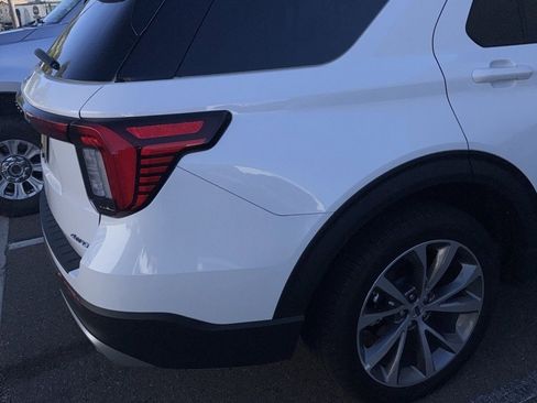 Used 2025 Ford Explorer Platinum w/ Ultimate Package image 7