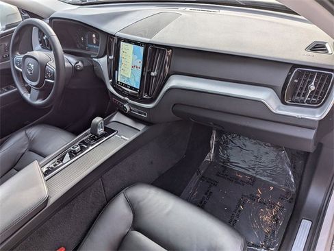 Certified 2023 Volvo XC60 B5 Core w/ Climate Package image 29