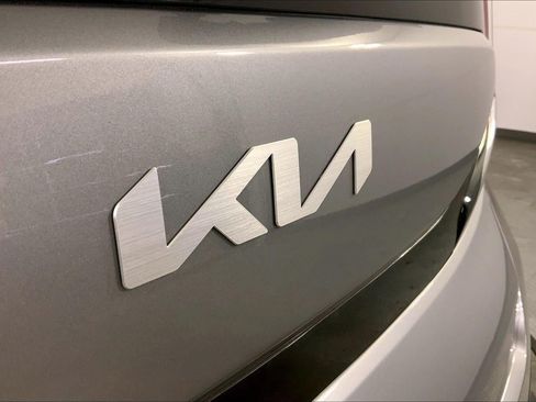 Certified 2025 Kia Soul LX w/ LX Technology Package FWD image 29