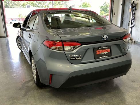 Used 2025 Toyota Corolla LE image 5