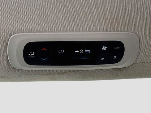 Used 2023 Chrysler Pacifica Touring-L FWD image 24