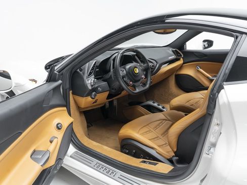 Used 2016 Ferrari 488 GTB Base image 2