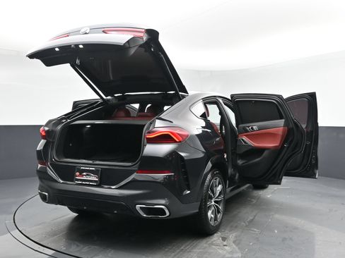 Used 2022 BMW X6 xDrive40i w/ Executive Package AWD/4WD image 33