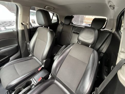 Used 2019 Buick Encore Preferred image 9