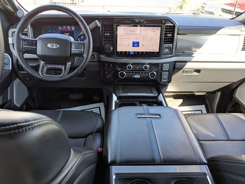 Used 2025 Ford F450 Platinum w/ FX4 Off-Road Package image 17