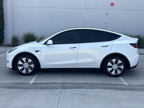 Used 2021 Tesla Model Y Long Range AWD/4WD image 6
