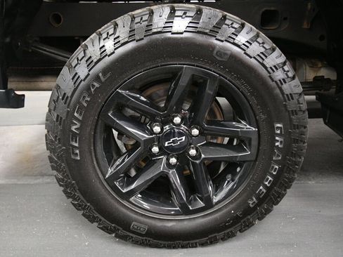 Used 2021 Chevrolet Silverado 1500 Custom Trail Boss AWD/4WD image 29