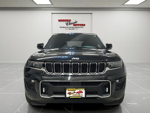 Used 2024 Jeep Grand Cherokee Overland image 2