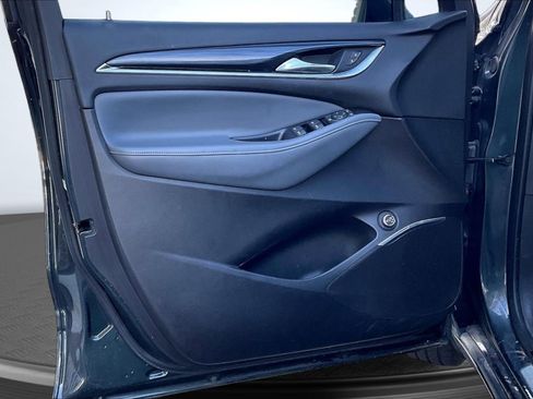 Used 2020 Buick Enclave Essence image 23