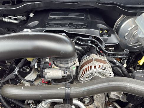 Used 2022 RAM 1500 Laramie AWD/4WD image 30