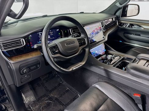 Used 2022 Jeep Grand Wagoneer Series II w/ Convenience Group III AWD/4WD image 9