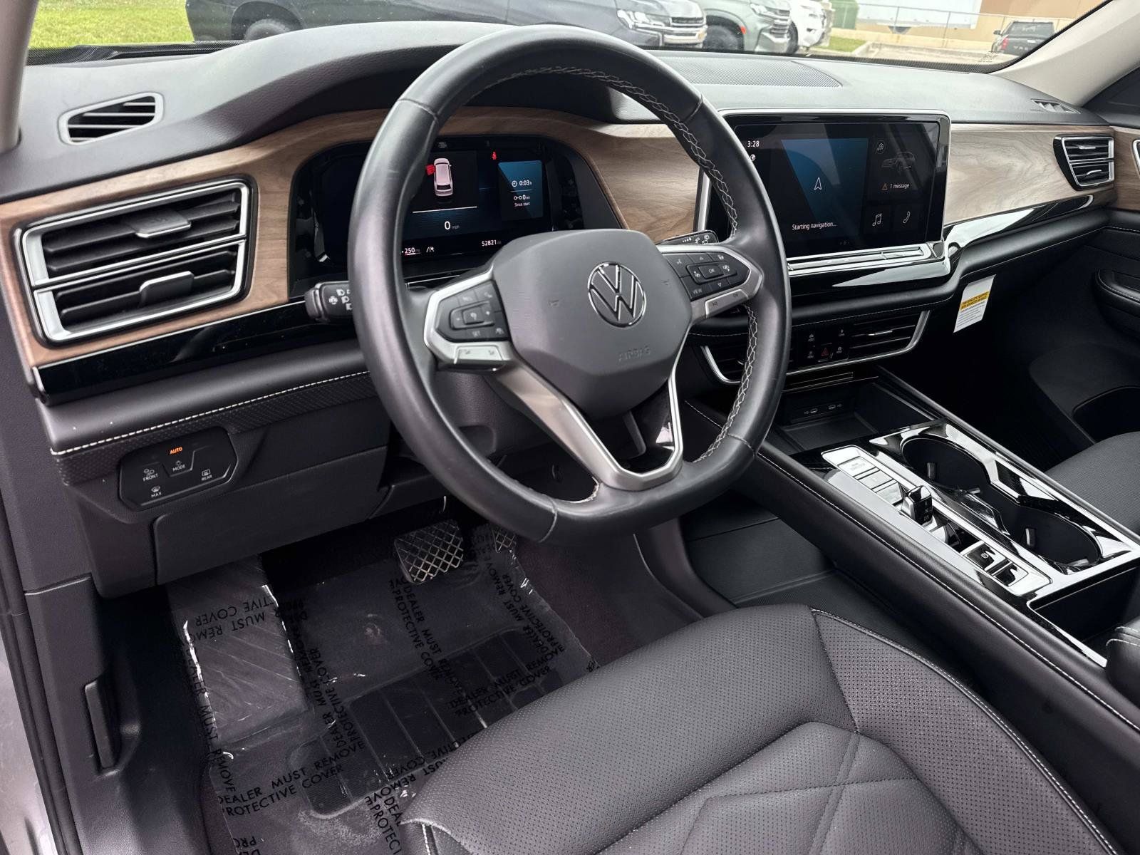 Used 2024 Volkswagen Atlas SE FWD image 18