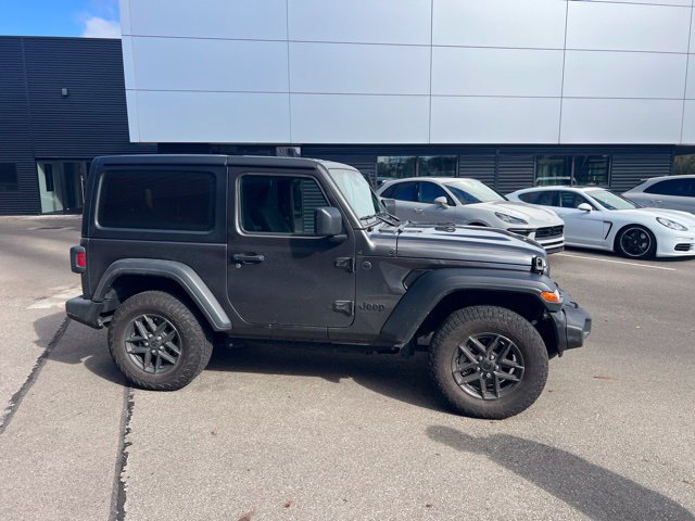 Used 2024 Jeep Wrangler Sport AWD/4WD image 2
