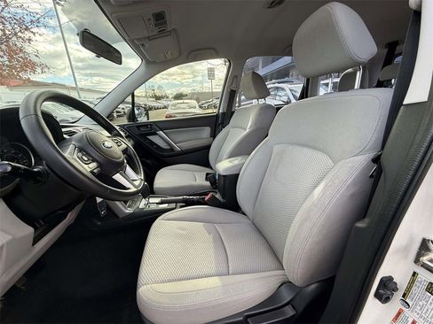 Used 2018 Subaru Forester 2.5i w/ Alloy Wheel Package image 11