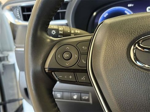 Used 2023 Toyota Venza image 34