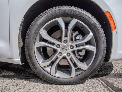 Used 2022 Chrysler Pacifica Pinnacle AWD/4WD image 9