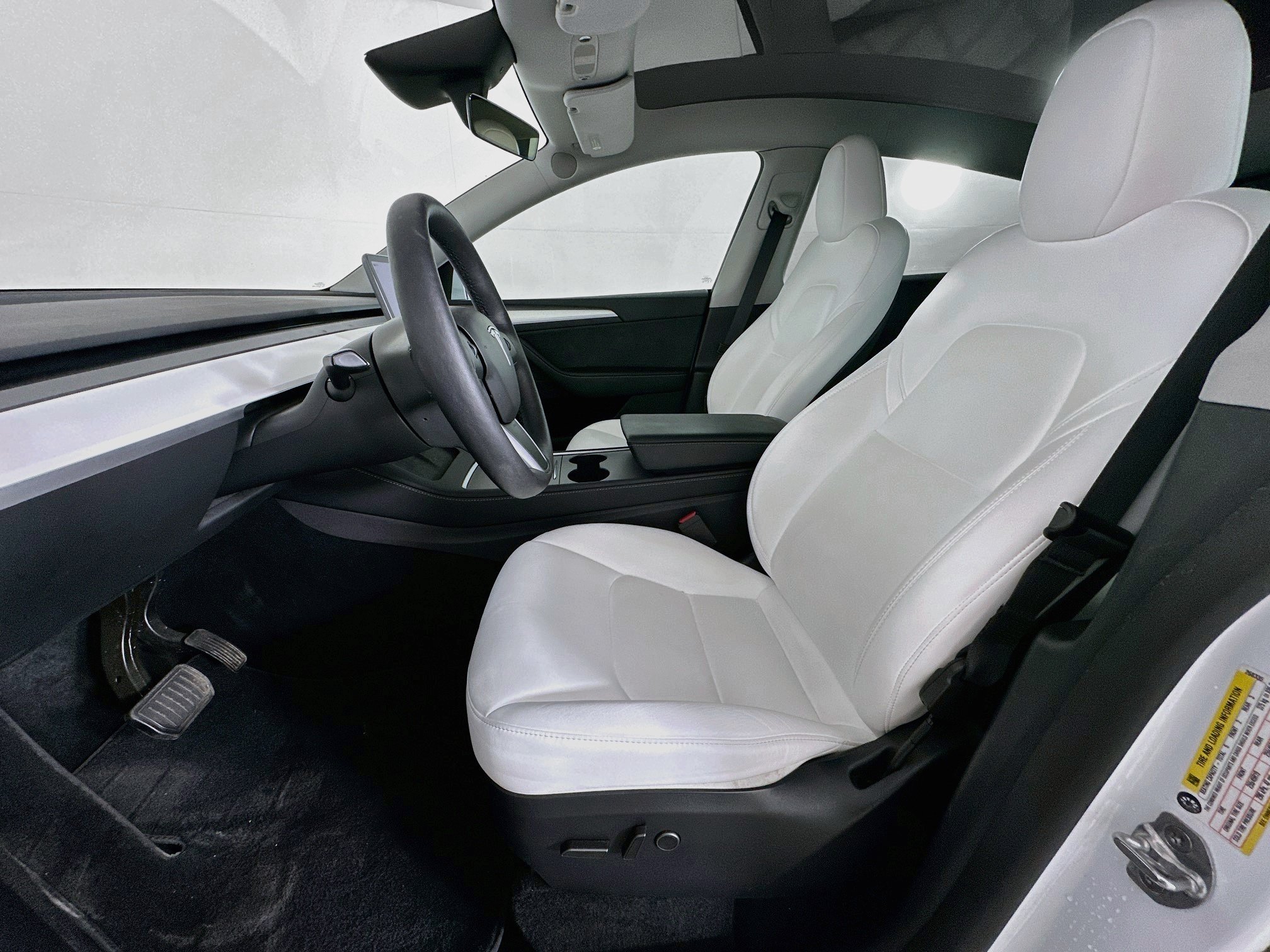 Used 2024 Tesla Model Y Long Range AWD/4WD image 13